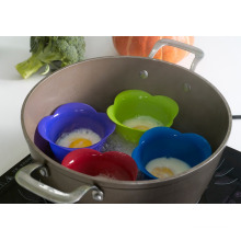 New Design by China Professional Manufacturer Food Grade Non-stick Heat Resistant 4 Packed Silicone Egg Steamer/Egg Poacher